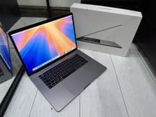 MacBook Pro 15" (2019, Intel)