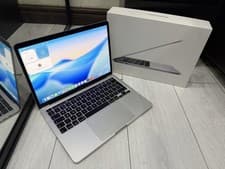 MacBook Pro 13" (2020, Intel)